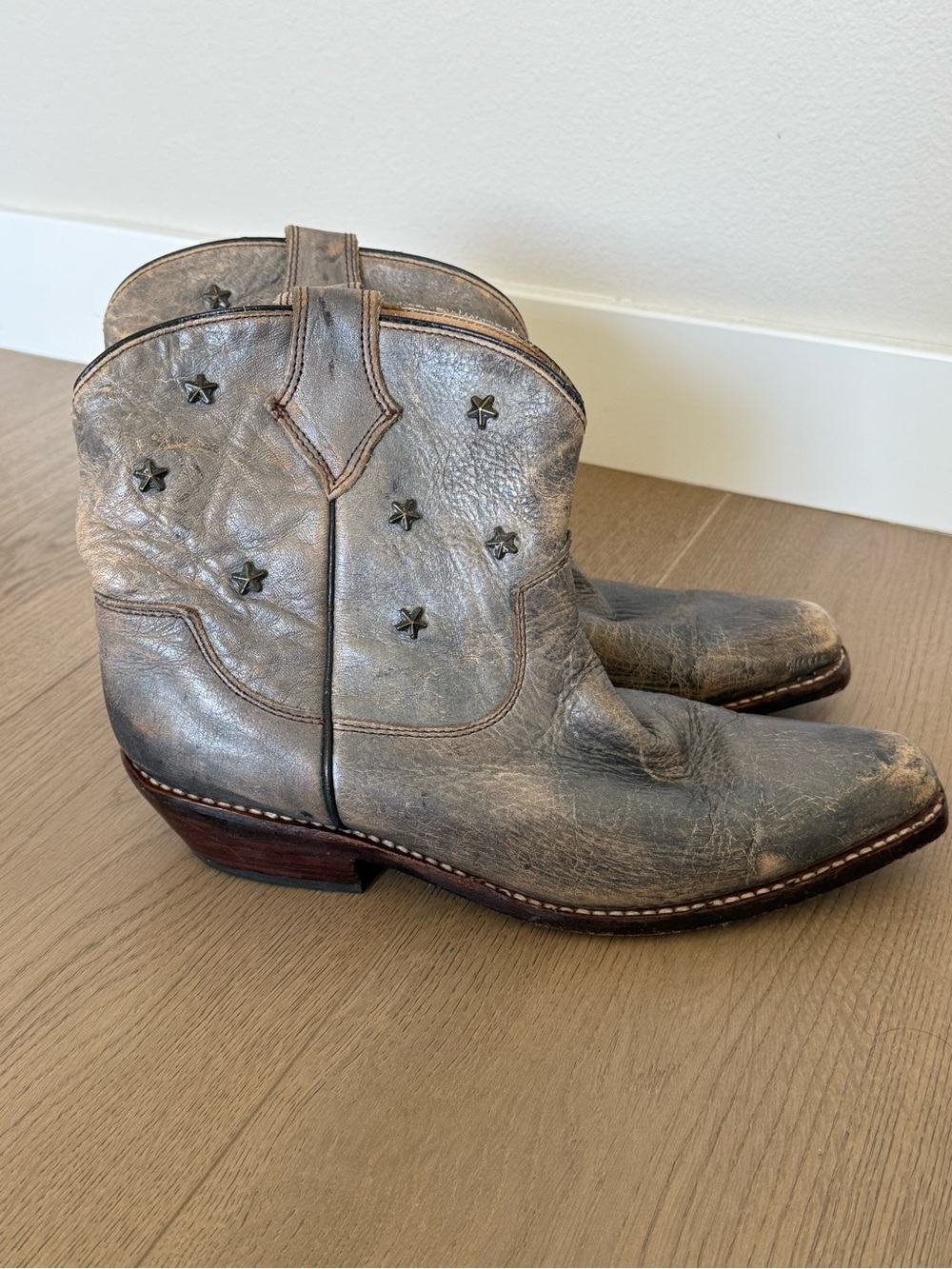 Bed Stu Gazelle Shorty Star‎ Distressed Boots size 8